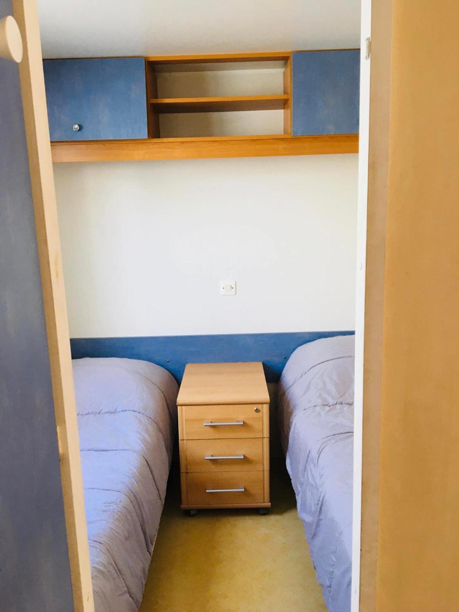 Mobil-Home Avec Grand Jardin เซริญญ็อง ภายนอก รูปภาพ