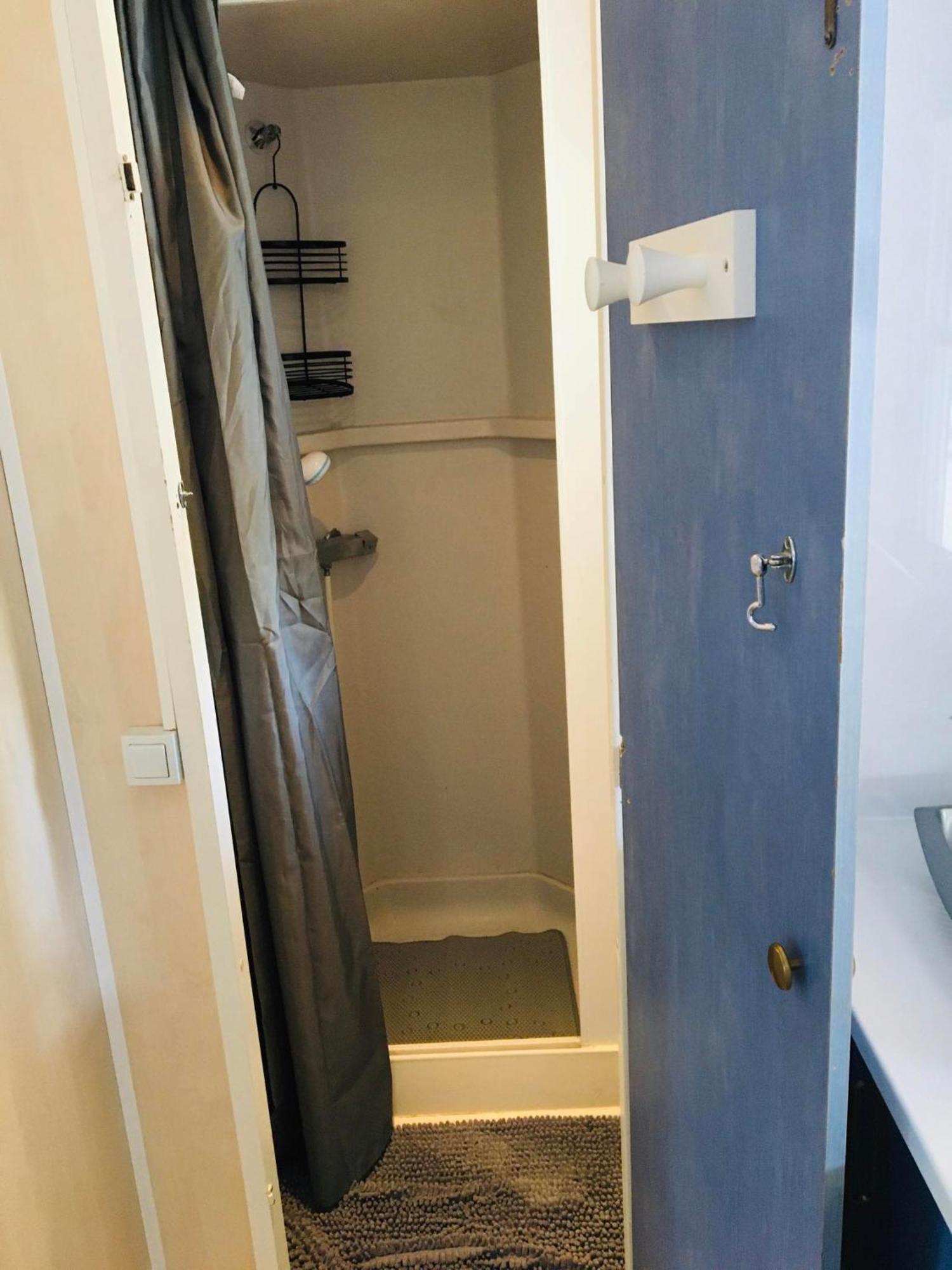 Mobil-Home Avec Grand Jardin เซริญญ็อง ภายนอก รูปภาพ