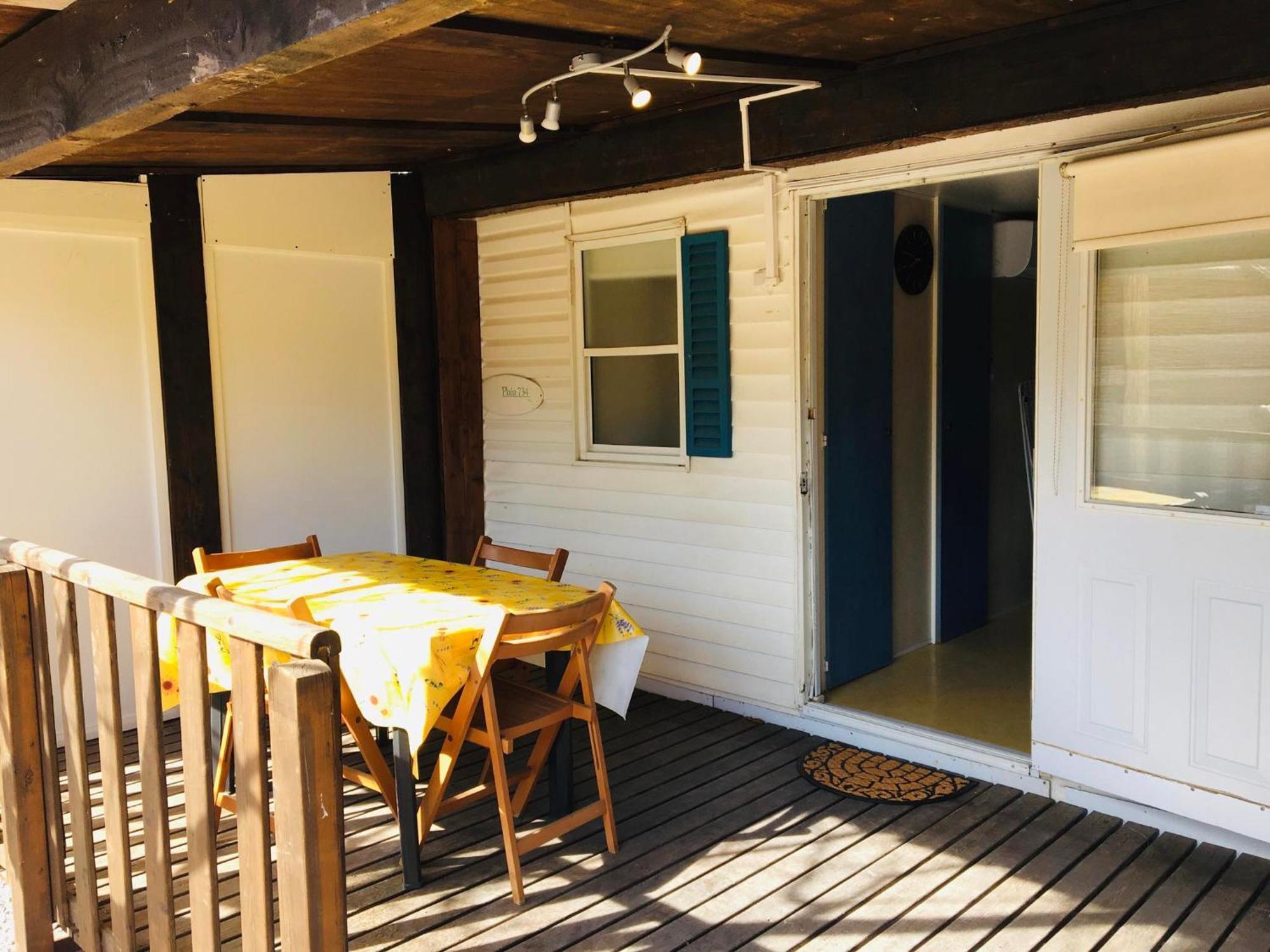 Mobil-Home Avec Grand Jardin เซริญญ็อง ภายนอก รูปภาพ
